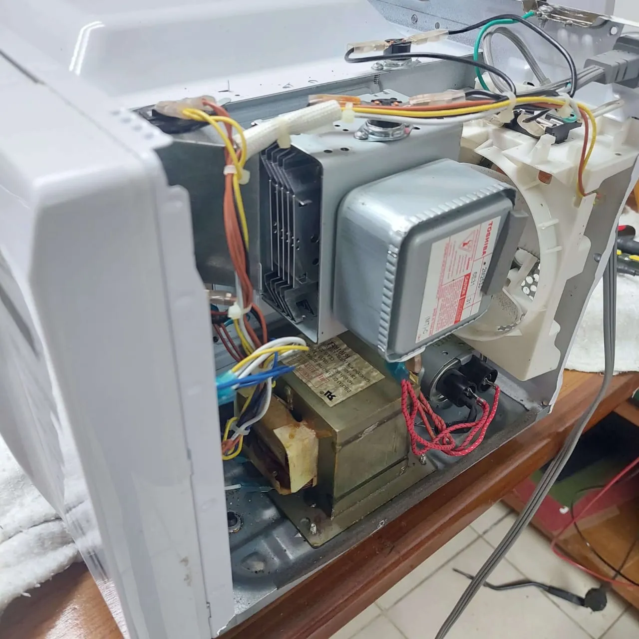 Reparación electrónica de horno microondas