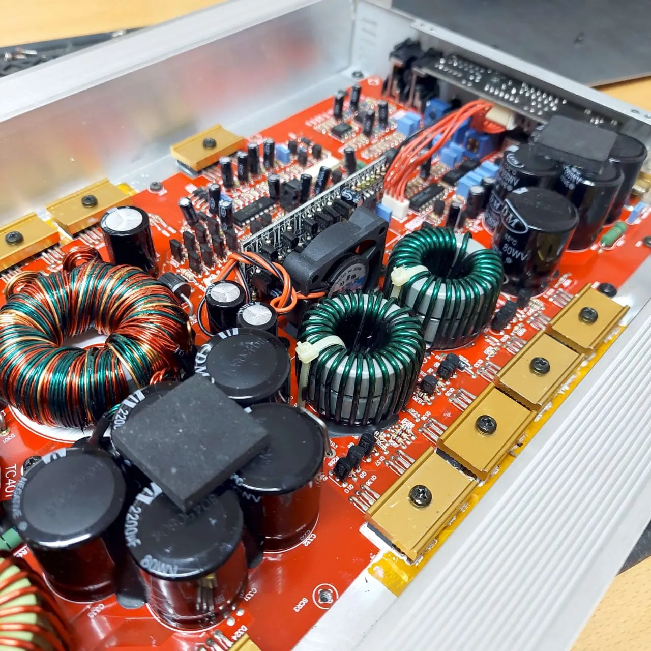 Reparación de planta amplificadora de sonido profesional